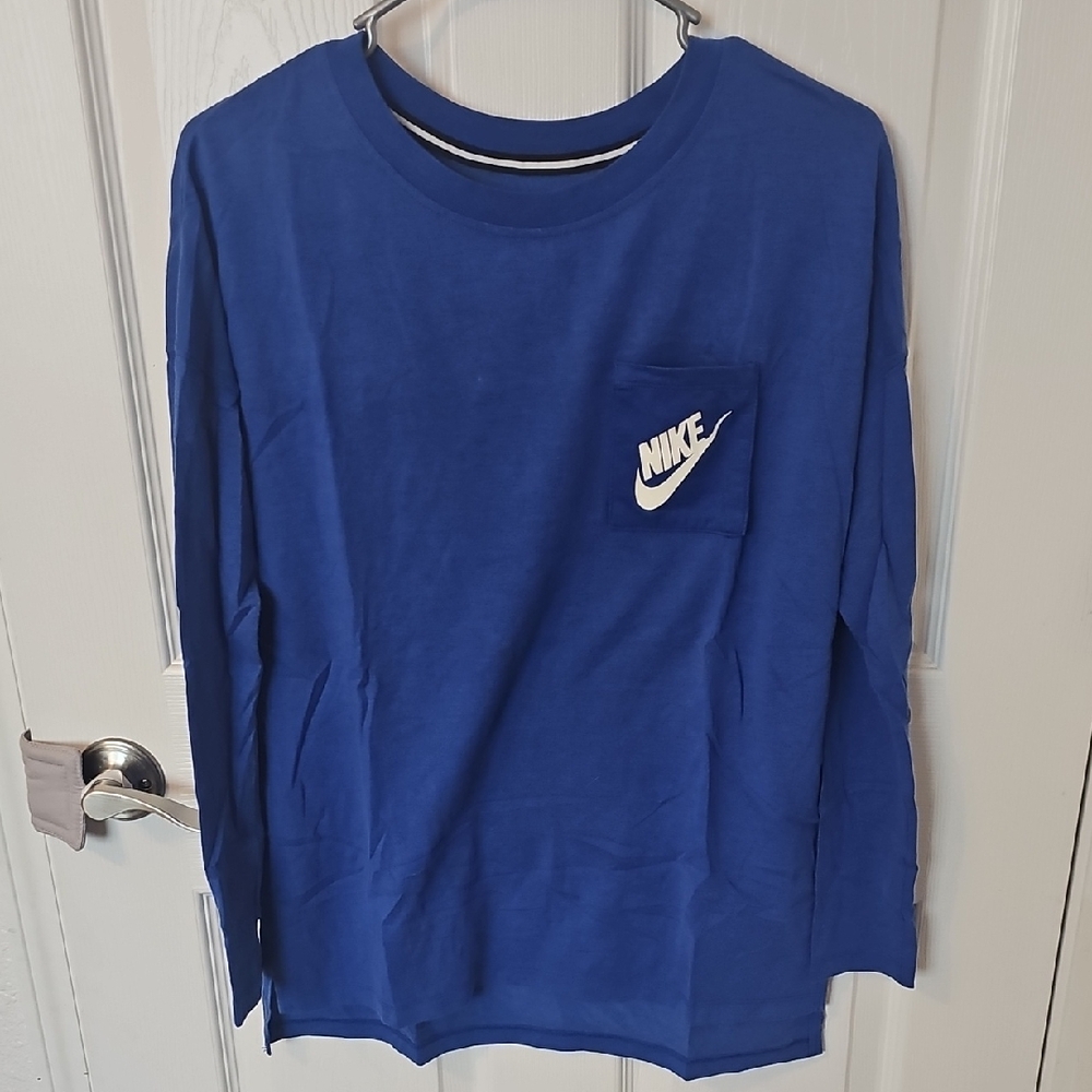 Nike Bundle of Womens Long Sleeve Tees